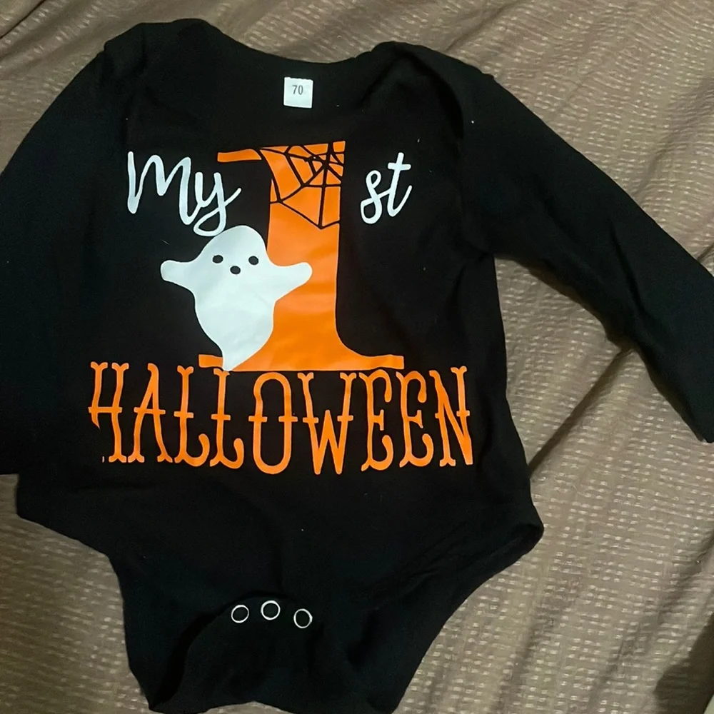 My first Halloween onesie 🎃 👻